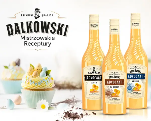 Dalkowski Advocaat - likier brzoskwiniowy do drinków, idealny na Wielkanoc. Trzy butelki z etykietami "Classic", "Na Whisky" i "Na Rumie".